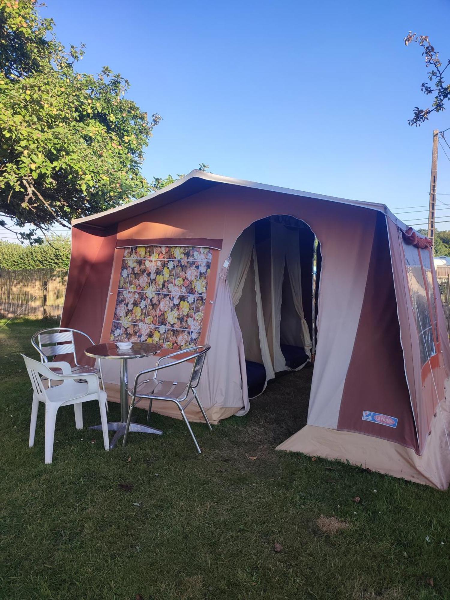 La Billardiere Camping A La Ferme Le Menil-Ciboult Екстериор снимка