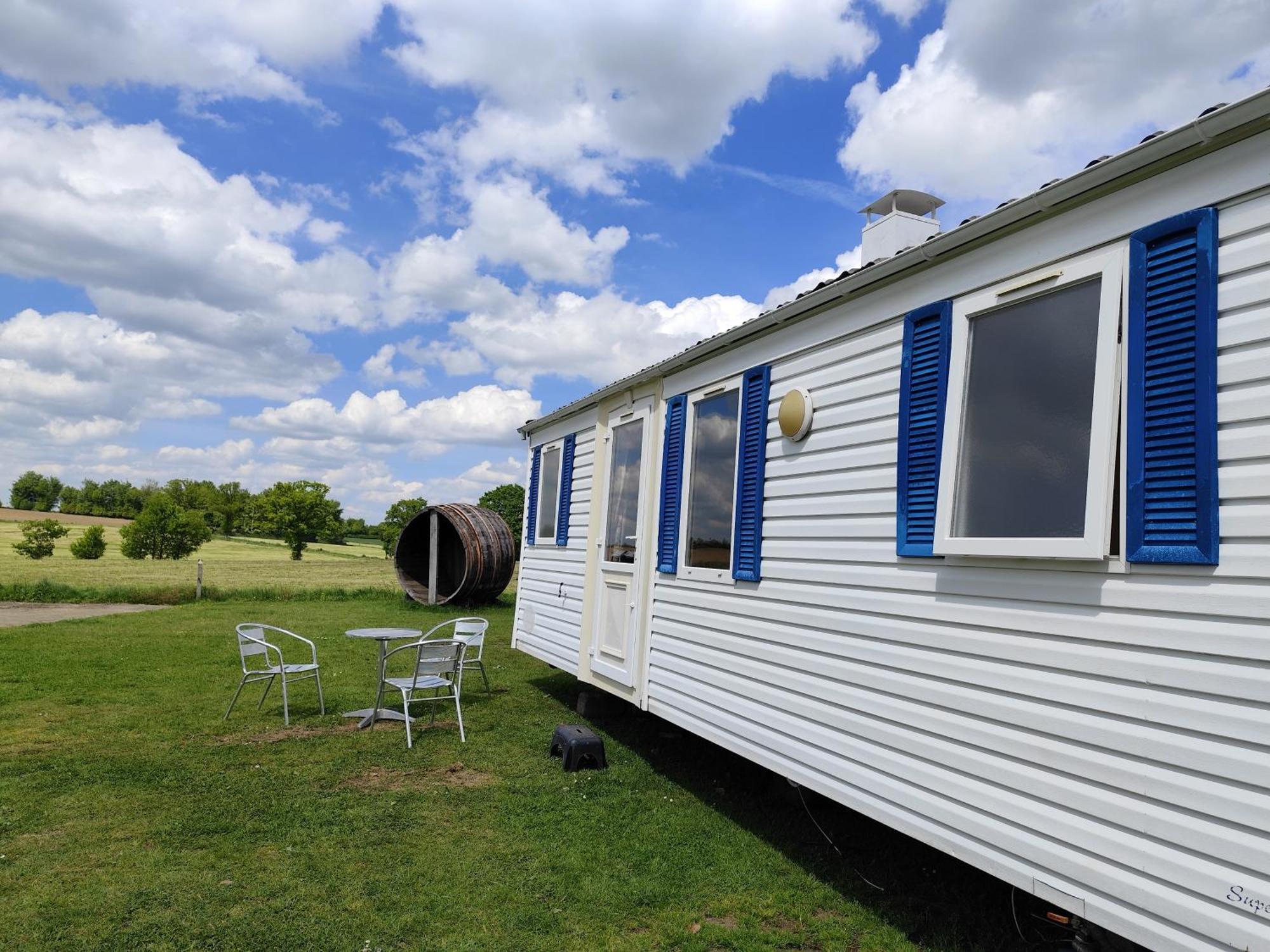 La Billardiere Camping A La Ferme Le Menil-Ciboult Екстериор снимка